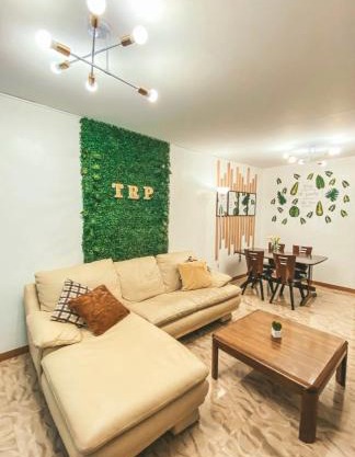 RUSTIC THEMED - 2BR TownHouse - near Clark Airport - TRP4