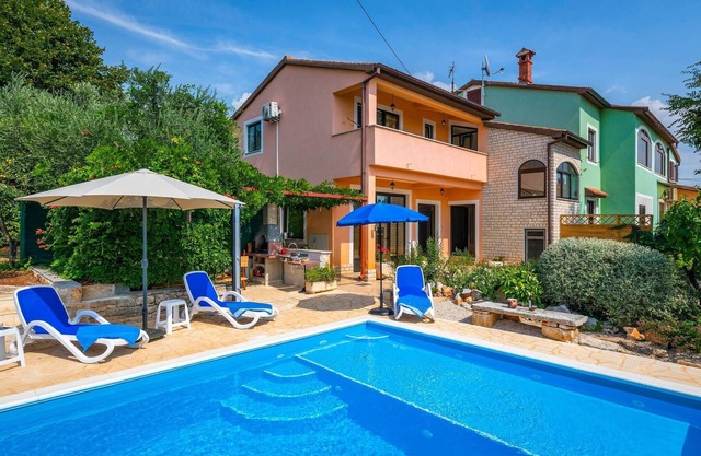 Rustic villa Margerita with pool in Porec