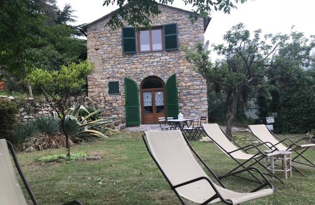 Rustico Vinsa, monolocale con giardino panoramico edificio separato