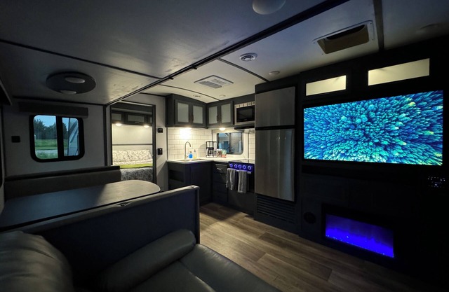 RV in Downtown Palmer, Close to Everything, Fiber-Fed WiFi