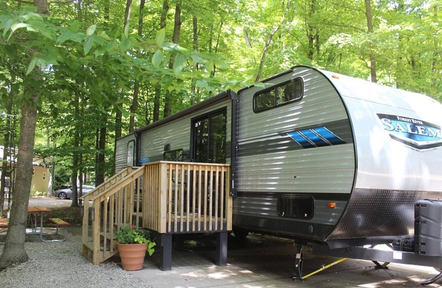 RV Rental #13 Sleeps 6 people