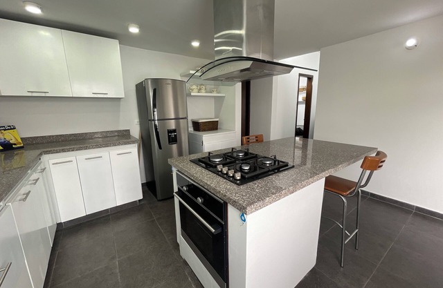 Súper Apartamento TV Wi Fi y parqueadero