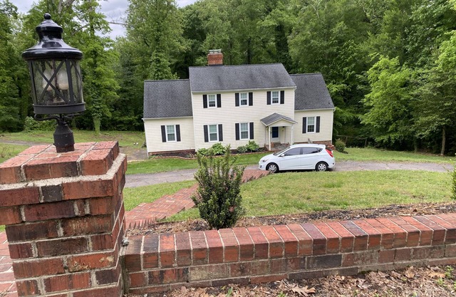 S- Cheerful- 1 Bedroom residential home In Richmond