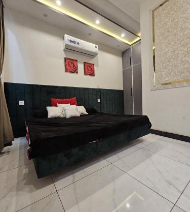 S H Residence & APARTMENTS