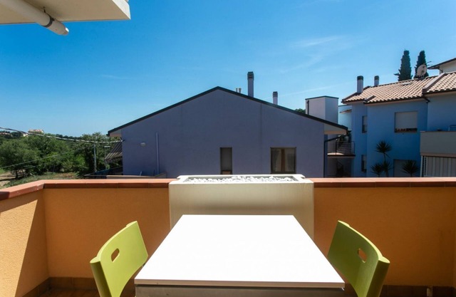 S232 - Sirolo, delightful two-room apartment with terrace