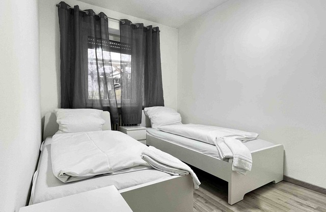 (SAD626) Big workers rental