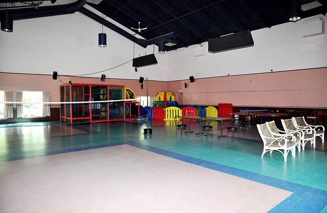 Safe & Friendly. Ideal for 2 adults. Excellent view of MSA