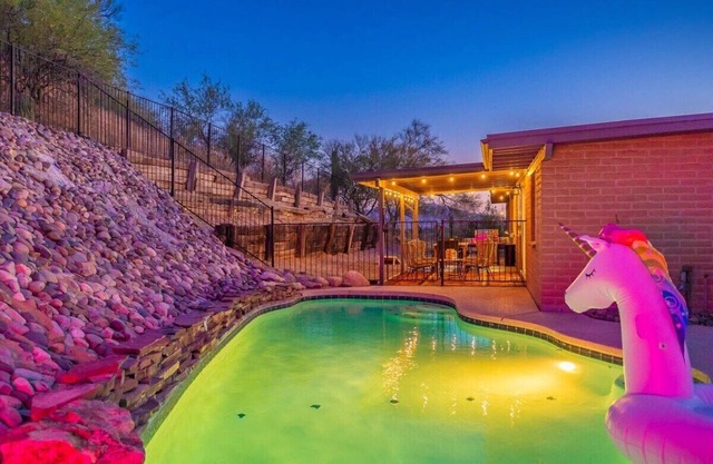 SaguarOasis by Velo - Hilltop Private Resort Home