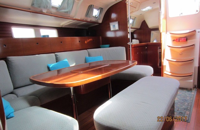 SAILBOAT at quay or at anchor 3 double cabins and a berth