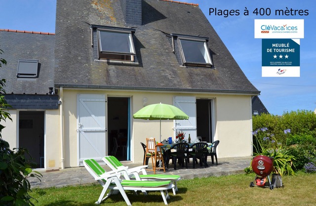 SAINT MALO beaches 400 m away, quiet residential area, garden, wifi, shops