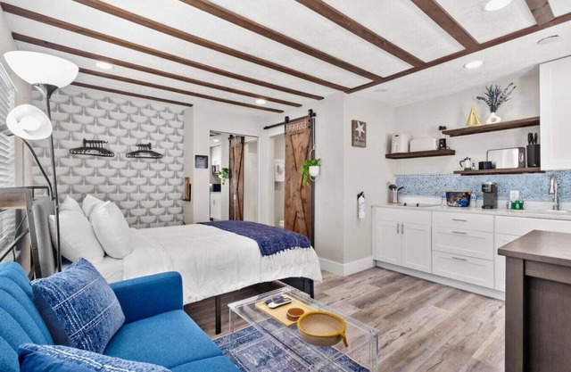 Sala 3 - St Pete Beach Gem!