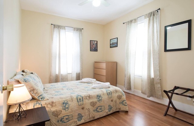 Salem Spacious Second Floor 3-4BR!