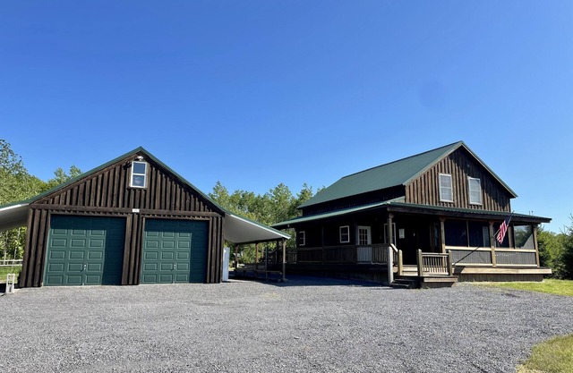 Salmon River Waterfront Lodge w/Soothing Hot Tub