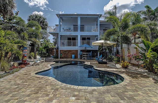 Salt Life Pool Home ~ Ocean Views ~ Walk to Flagler Avenue ~ 604S
