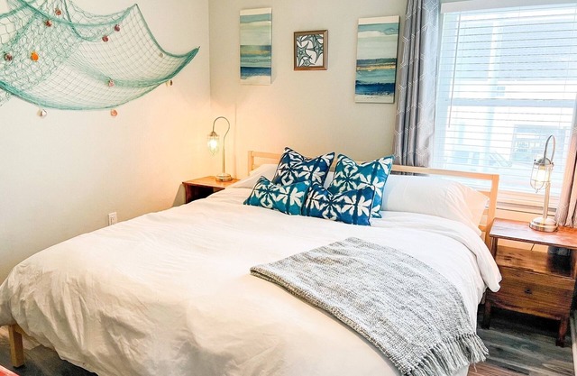 Salt & Solitude Beach Cottage 4 Blocks From the Ocean