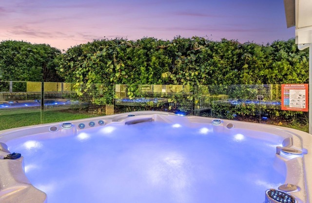 Salty Pause at Bondi House - with Spa and Pet Friendly!