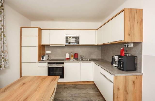 Salzburg: Apartment RIVERSIDE 3 for 1 - 12 people