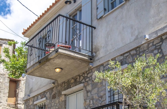 Samaradiko Stone House