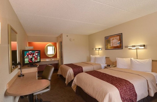 San Antonio Gem: Two Family Ready Rooms with Pet-Friendly Atmosphere