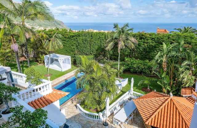 San Benito - spectacular house with private pool