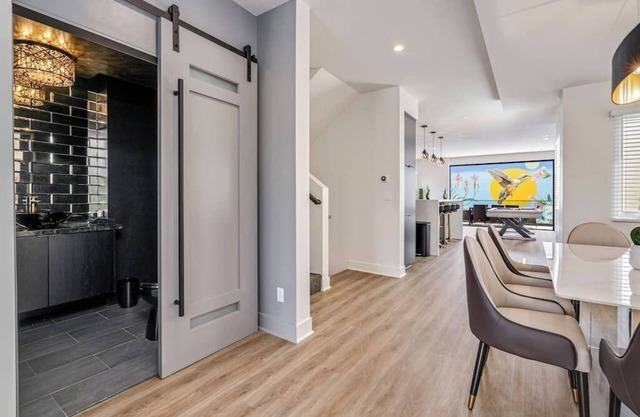 San Diego! Sleeps 12! Walk to Restaurants! 3 decks