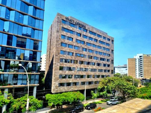 San Isidro Suites Basadre 1B403