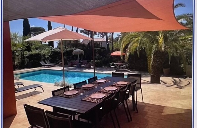 Sanary Portissol 8/10 persons 5 bedrooms Heated swimming pool Beach and port on foot