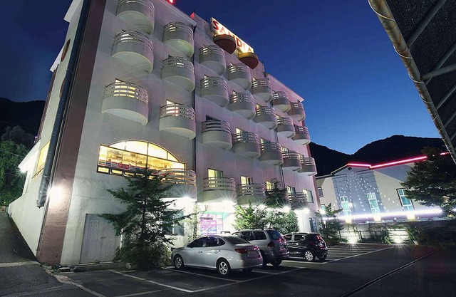 Sandia Hot Spring Hotel