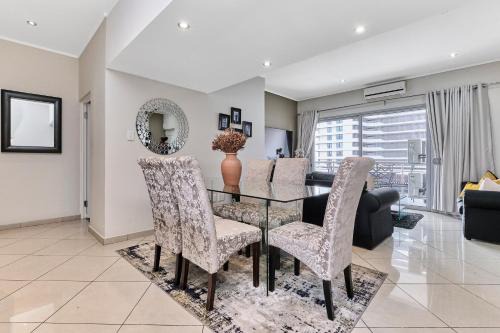 Sandton Central Luxury 2-Bed Apartment with a View - Jade