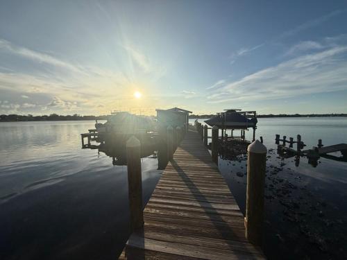 Sandy Pines Perch - Your Indian River Dock Life Base Camp