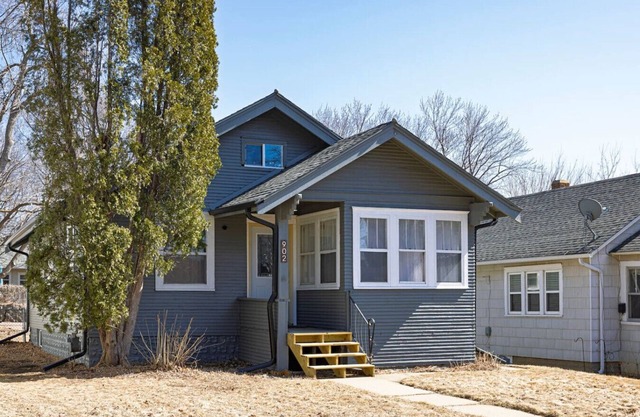 Sanford Stay w/Sunroom | Grill & Minigolf