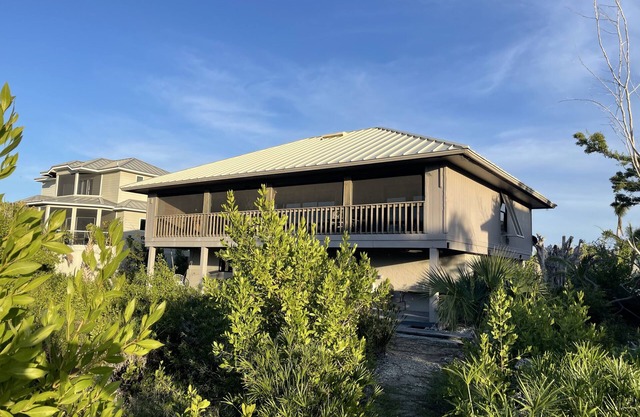 SANIBEL ISLAND HOME IN PRIVATE BEACH COMMUNITY