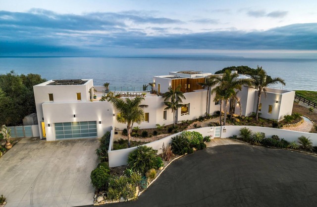Santa Barbara Oceanfront Luxury + Beach Access