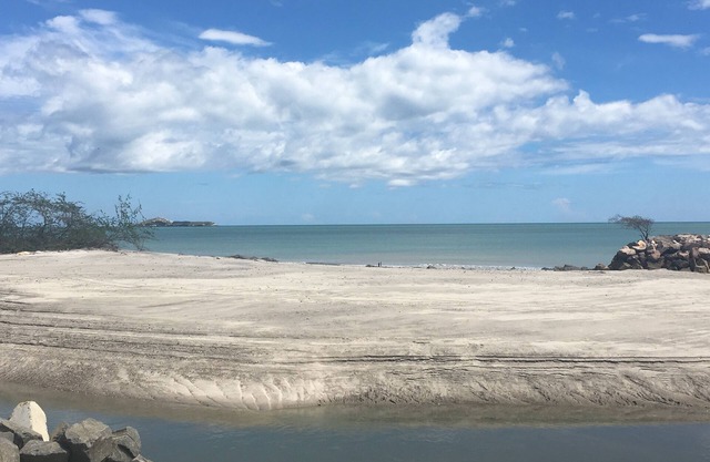 Santa Monica Beach House. 10 minutes from the beach! Pacific Riviera of Panama.
