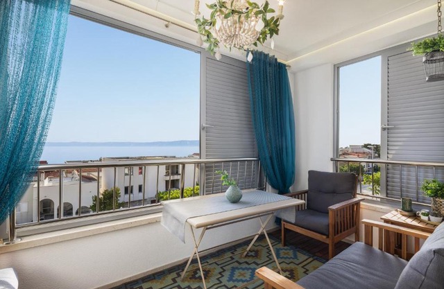 Sara - Luxurious sea view apartment with garage