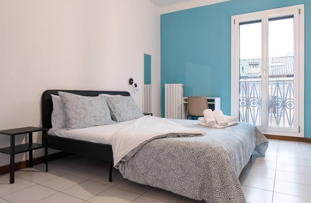 Saragozza Apartment 6: Bright and central flat