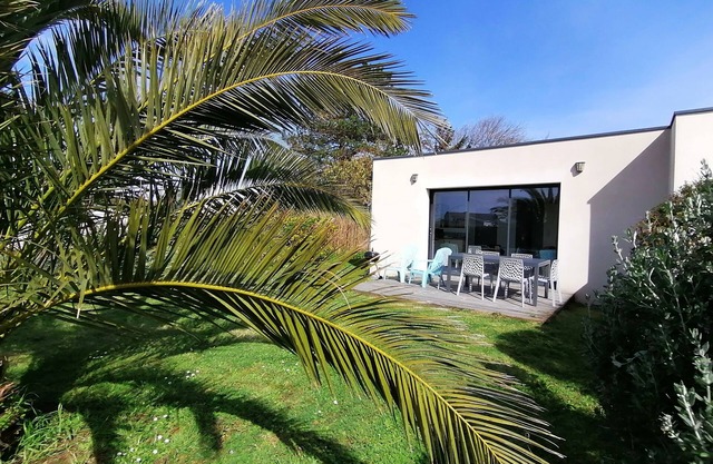 Sarzeau 100 m from the beach and coastal paths, beautiful house with all comforts