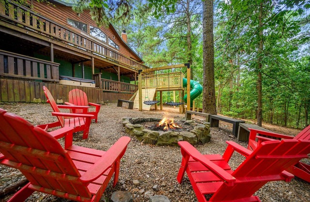 Sasquatch Hills | Nestled on a 2 acre wooded hillside lot in National Forest