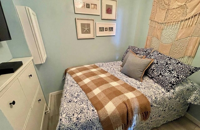 Saturn 1BR - Beach Paradise & Pool