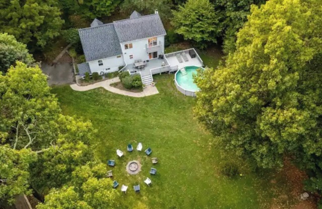 Saugerties private 4BR w/Pool, hot tub, firepit & fitness room