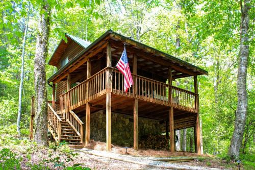 Sautee Nacoochee Mtn Paradise with Spacious Deck!