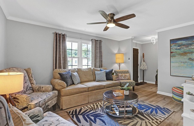 Savannah Home * Family Friendly * Fenced Yard * Firepit