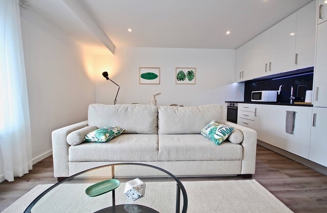 Savory Green Apartment, Wifi, Garage !New!