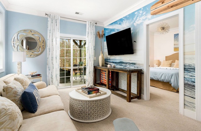 Sawgrass at White Oak Creek - townhome with AC, pools & gyms