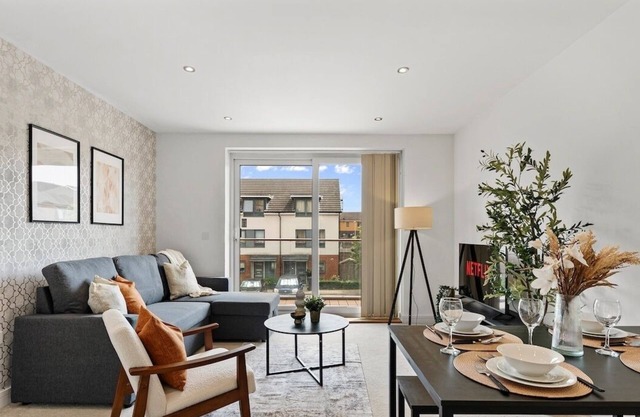 Scandi Abode in Central Reading - Balcony