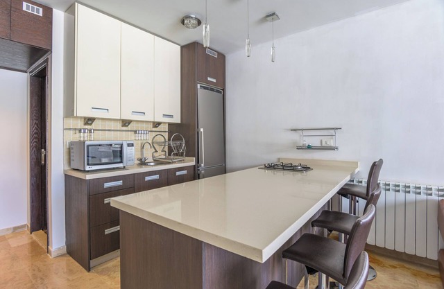 Scenic 2-BR Tilal Assal