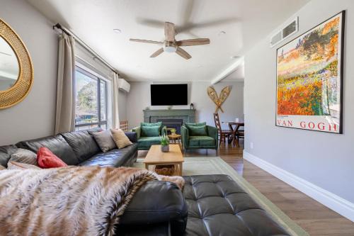 Scenic Mountain Getaway by the Park