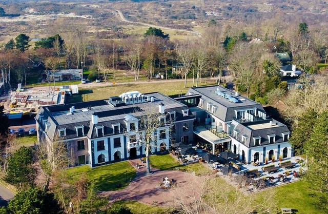 Scenic Unit Near Dunes and Forest with Breakfast Included in Your Daily Stay