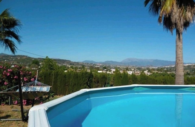 Schöne Ferienwohnung mit Großer Terrasse und Pool. Wunderschöne Aussicht!