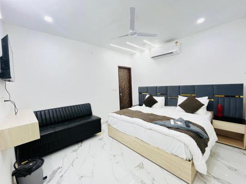 Scorpio Inn Couple Friendly Stay In Dashrathpuri